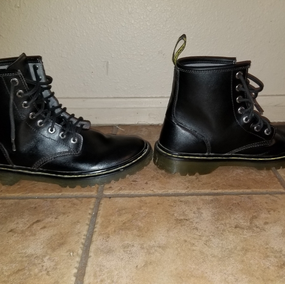 Dr. Martens Awleys - Picture 7 of 10